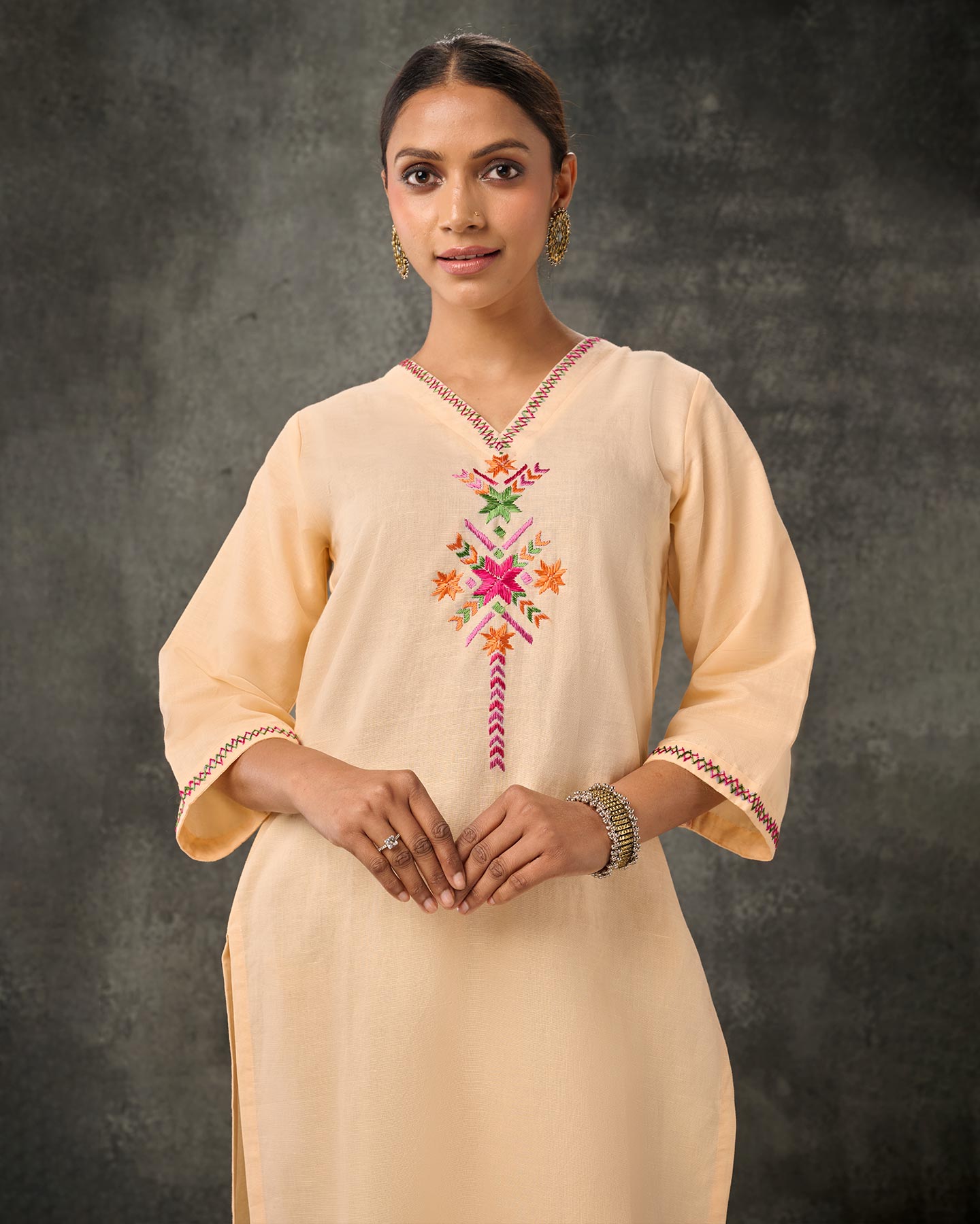 Pure Cotton Linen Hand Embroidered Phulkari Kurti - Peach + Artisanal + Punjab + Tradition + Women + MakeInIndia + Handicraft + Threads + embroidery + hand crafted + hand work + punjab + dupatta